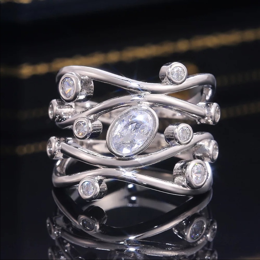 Oval Cut 925 Silver Lovely Diamond Ring New - Picture 2 of 6